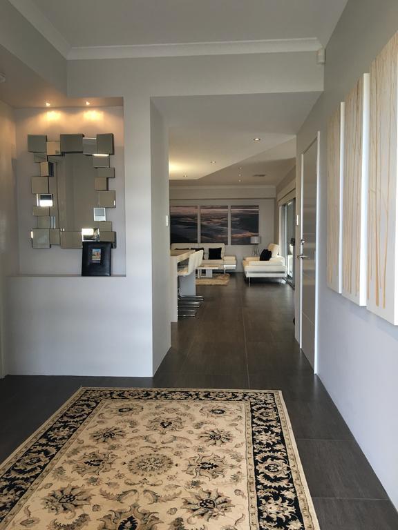 Magnificent Beach Retreat Jindalee Luaran gambar