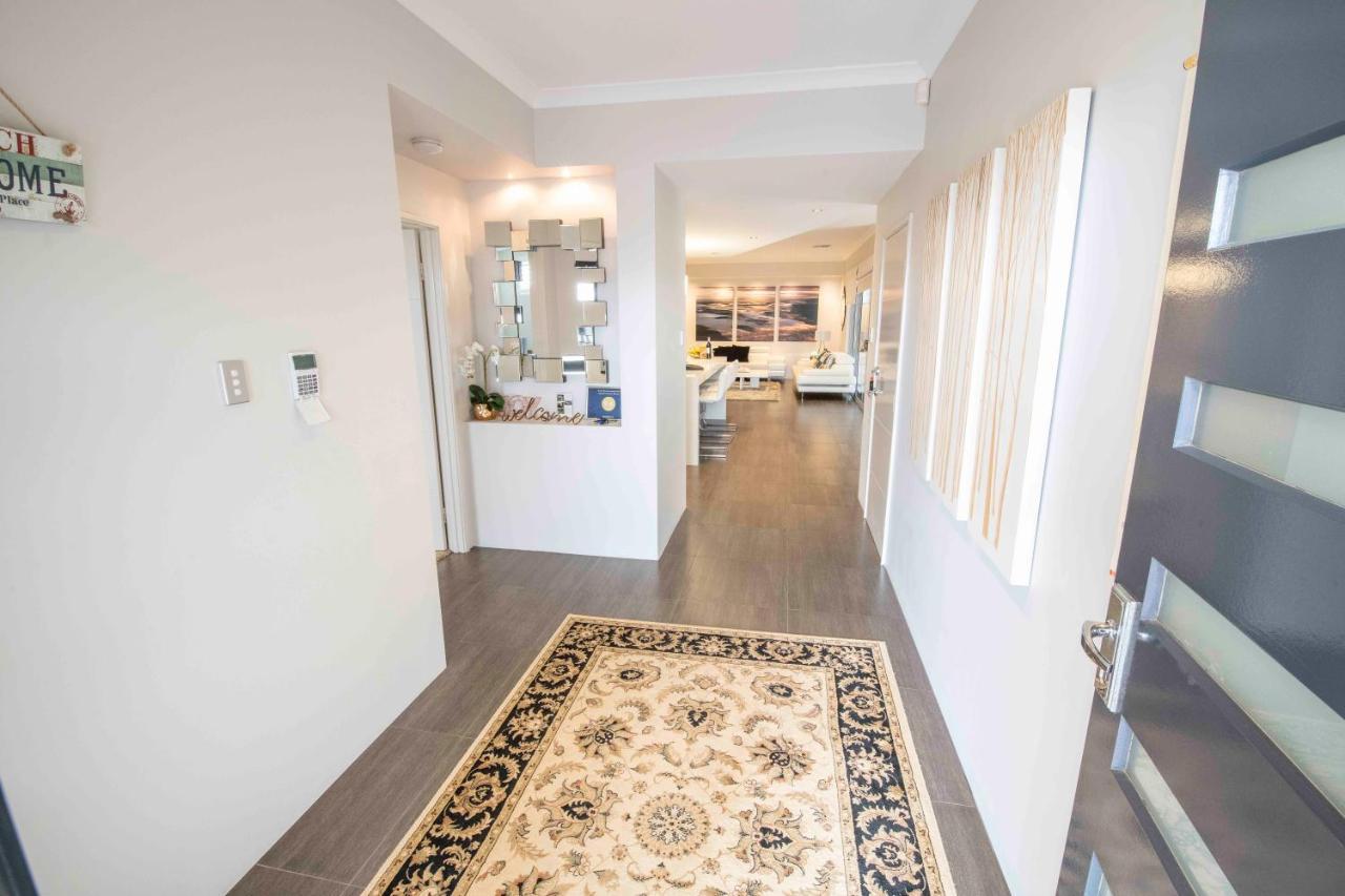 Magnificent Beach Retreat Jindalee Luaran gambar